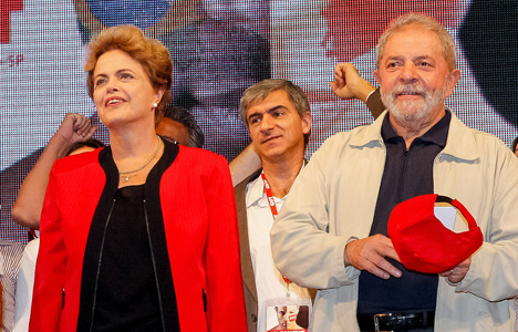 Comisi&#243;n parlamentaria exculpa a Rousseff y Lula en caso Petrobras