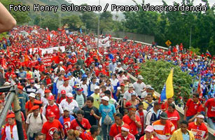 59 % венесуэльцев считают, что с Чавесом стали жить лучше (Фото: Henry Solorzano / Prensa Vicepresidencia)