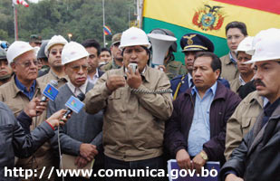 Президент Боливии национализировал нефтегазовую отрасль (Фото с сайта http://www.comunica.gov.bo)