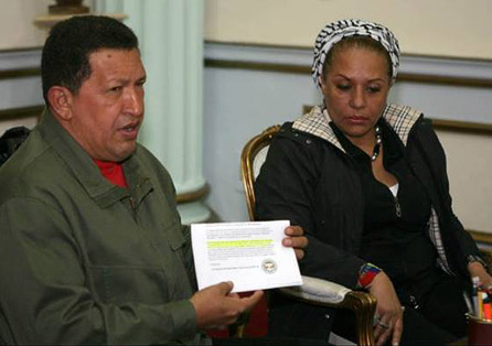 Уго Чавес и Пьедад Кордоба (Фото: Prensa Presidencial de Venezuela)