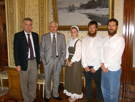 Русские староверы посетили посольство РФ в Уругвае