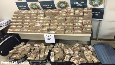Polic&#237;as brasile&#241;os hallan 40 millones de billetes venezolanos en una favela en R&#237;o de Janeiro