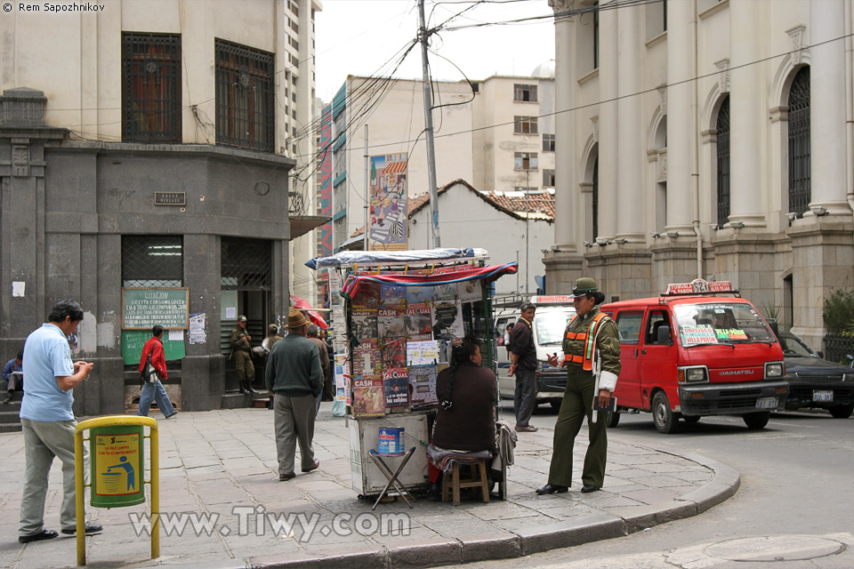 Newspaper stall opposite the Bolivian vice-presidency