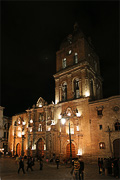 Церковь Сан-Франсиско, вид ночью