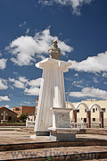 Памятник в честь Алонсо де Мендоса (Alonzo de Mendoza)