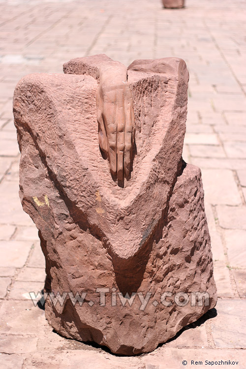 Exposición de esculturas de piedra al aire libre