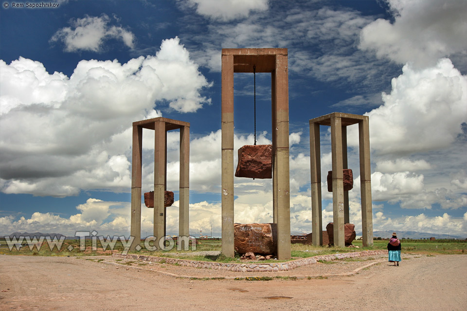 El monumento, erigido en honor de la enigmática civilización tiwanacota