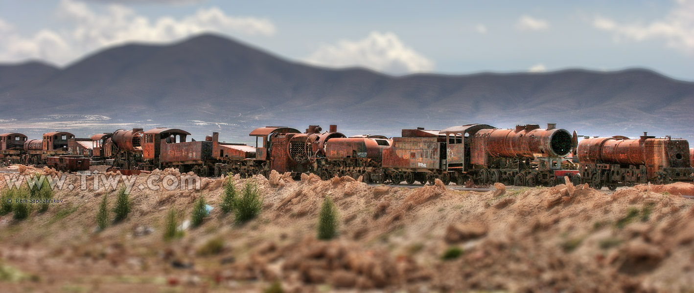 Cementerio de trenes cerca de Uyuni, Bolivia