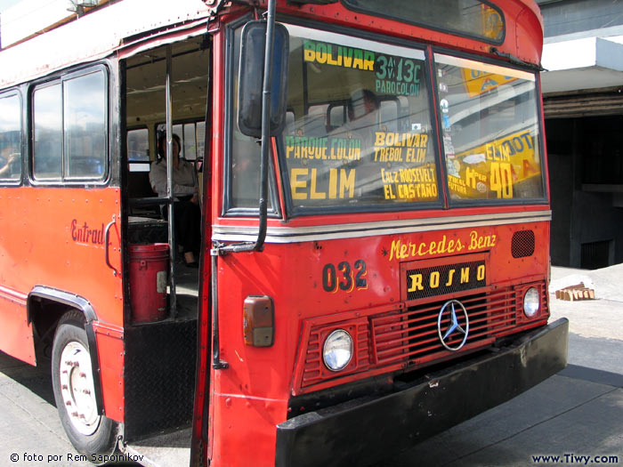 Llamativos buses guatemaltecos
