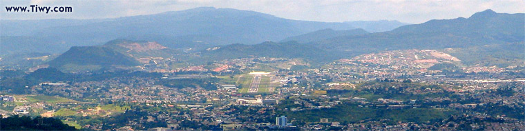 Landing strip in the densely populated part of Tegucigalpa