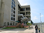 Grey concrete building «mirador Miraflores»