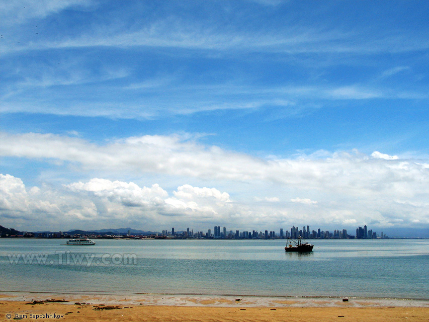 Vista a Panama-city desde la parte colonial de la ciudad