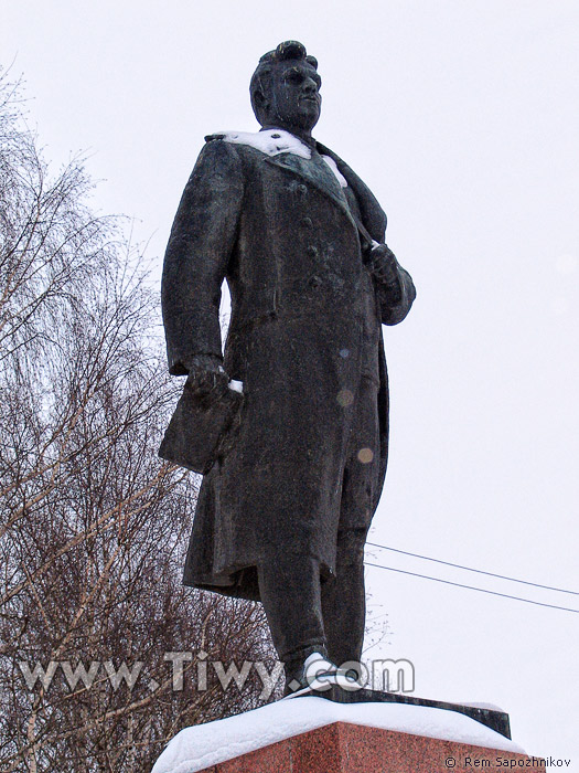 The monument to General Ivan Chernyakhovskiy