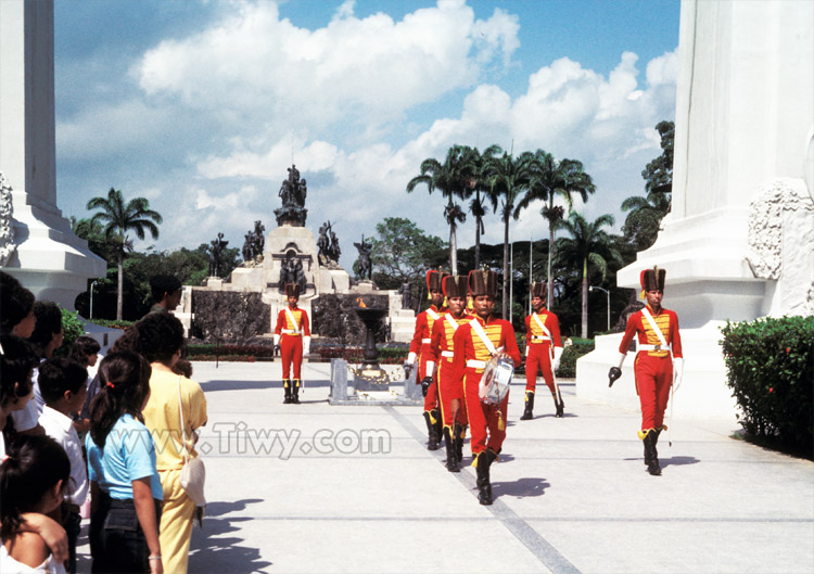 Changing of the guards. Photo of 1986. 